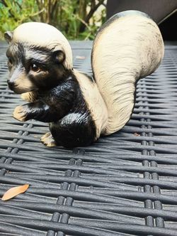 Vintage Porcelain House of Global Art Skunk by Harvey Knox