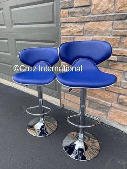 2 brand new blue bar stools