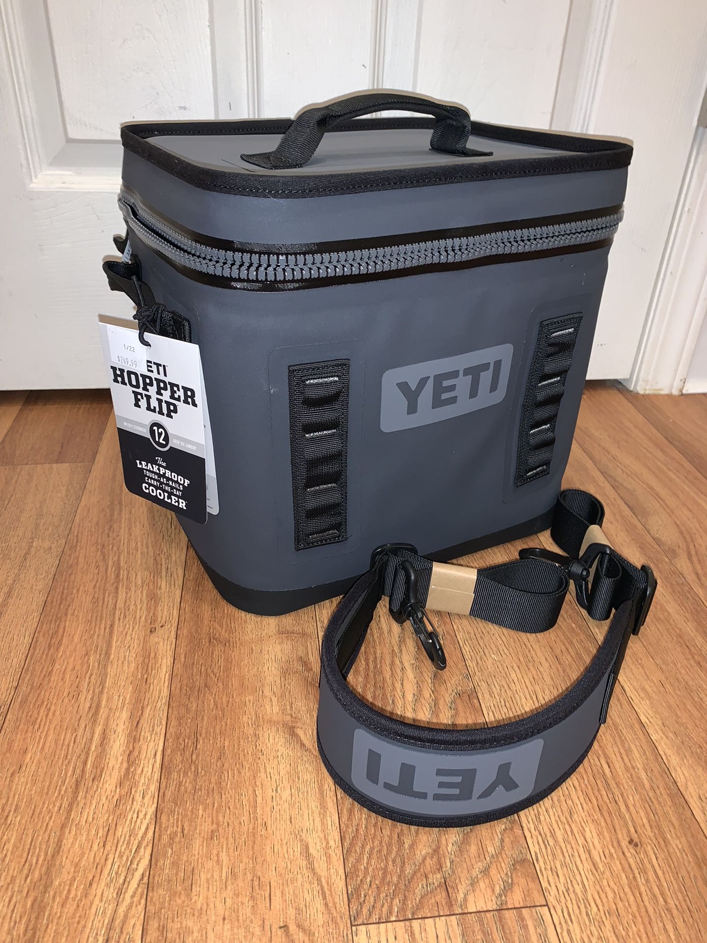 Yeti Charcoal Hopper Flip 12 Cooler