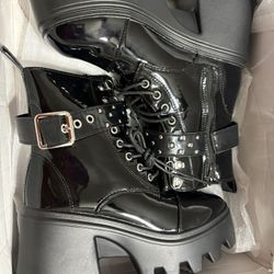 Women’s Shoes Black Boots Size 6.5 New