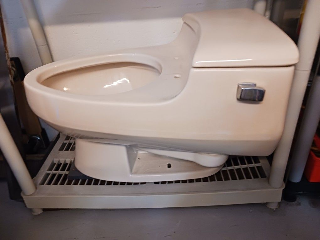 Kohler San Raphael 1-piece Lowboy Toilet Almond