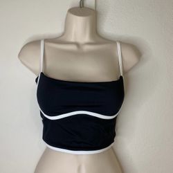 Black sport top with bra size small. New no tag.  (T)