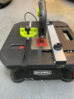 Rockwell mini saw for crafts and hobbies