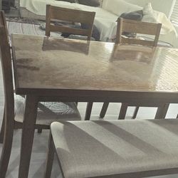 Living Spaces Dining Set For 6