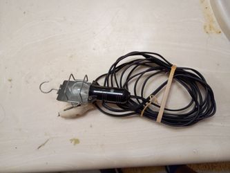 Emergency vehicle light working 6v plugs into the car cigarette lighter socket