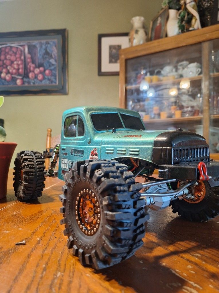 Custom Rock Crawler 1/10 Scale With Battey And Remote