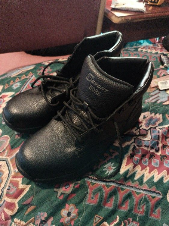 Skechers Mens Boots Brand New