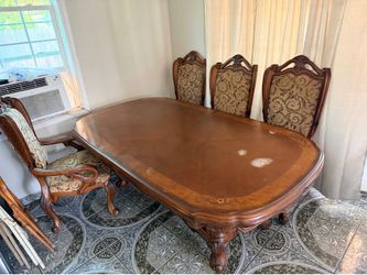 Dinning Table *Read Description!!!