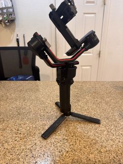 DJI RS 2 Pro Gimbal Stabilizer with raven eye
