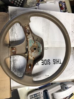 Mazda B2000/B2600 Steering wheel