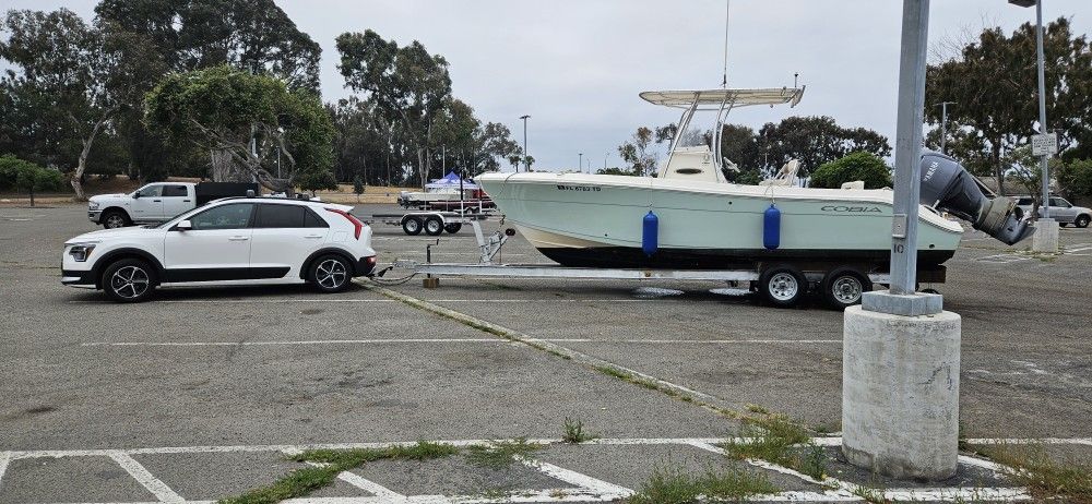 2022 Cobia 237 CC