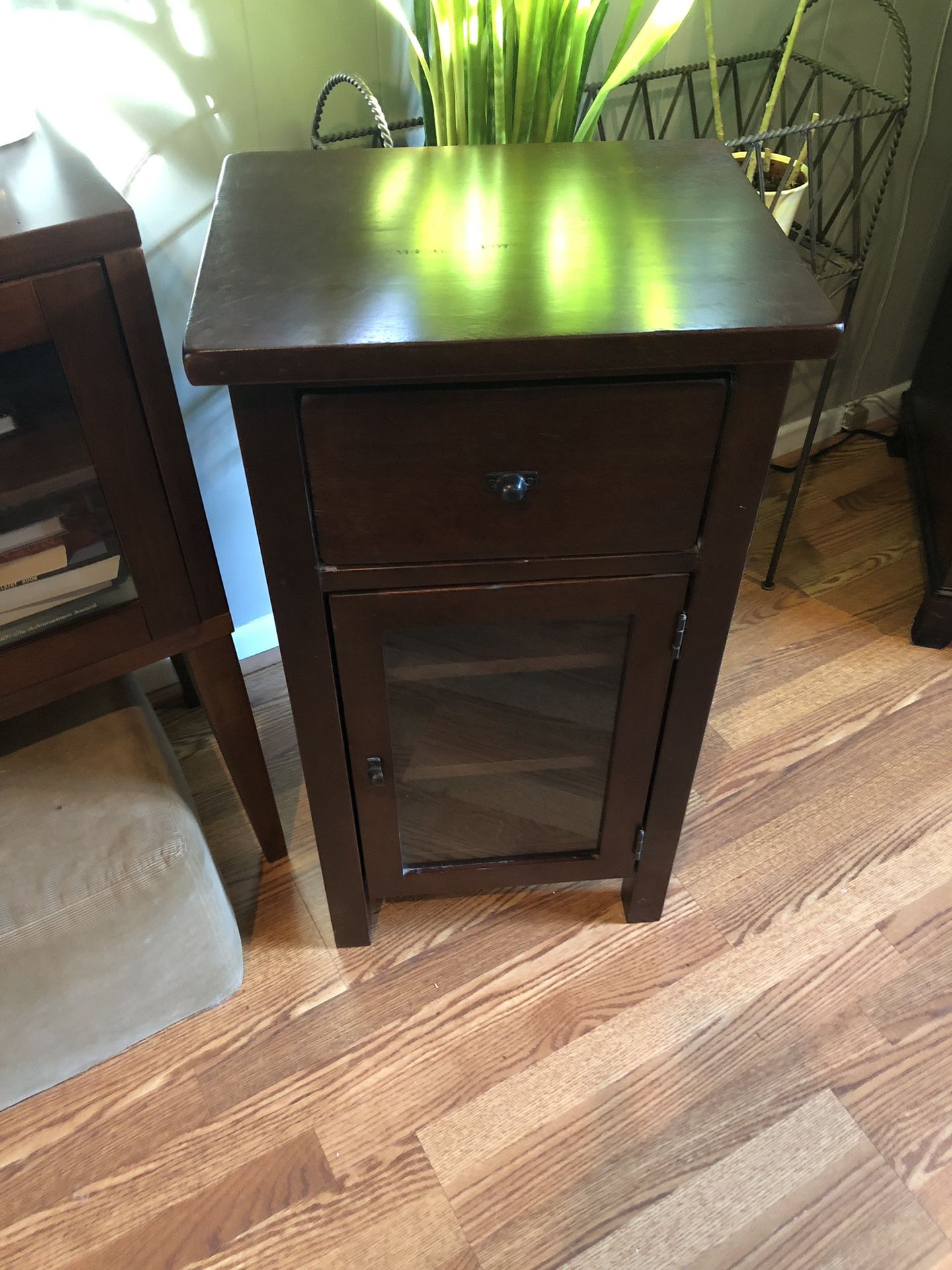 Solid wood end table/night stand