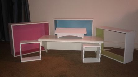 White Shelves