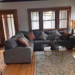 Like new couch With Table