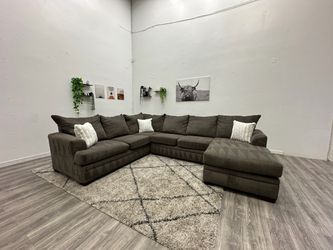 Sectional Couch - Free Delivery