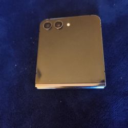 Samsung Galaxy Z 5 Fold  256  storage 2025