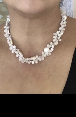 Coin pearls and moonstone necklace 18’
