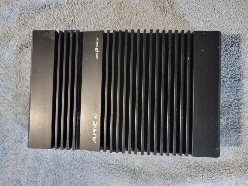 ALPINE 3522 AMPLIFIER