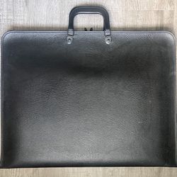17" x 22" x 2" Portfolio Case in Black "Leather" by Design NSM Great Condition