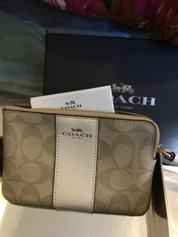 BRAND NEW COACH WRISTLET