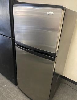 Whirlpool Stainless Top Mount Refrigerator, Clean Interior