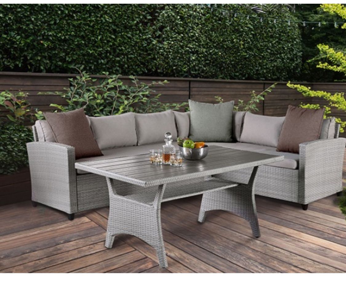 New Outdoor Patio Set! Includes Free Delivery 🚚!