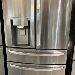 23 cu. ft. Smart Counter-Depth Refrigerator with Craft Ice