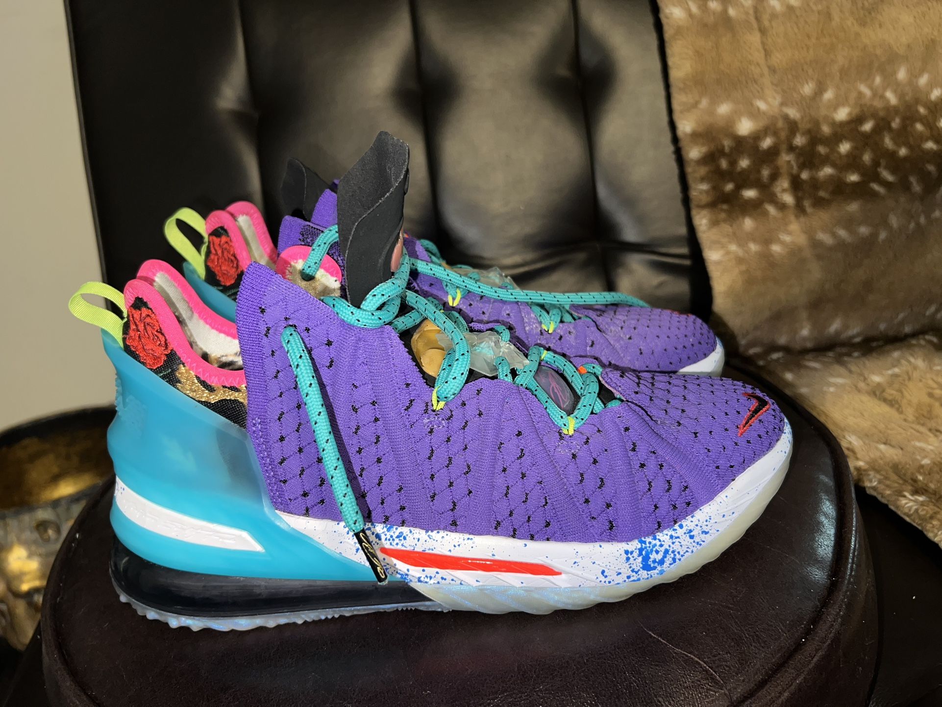Nike Lebron XVIII 18 Best of 10-18 Psychic Purple DM2813-500 Mens Size 9.5