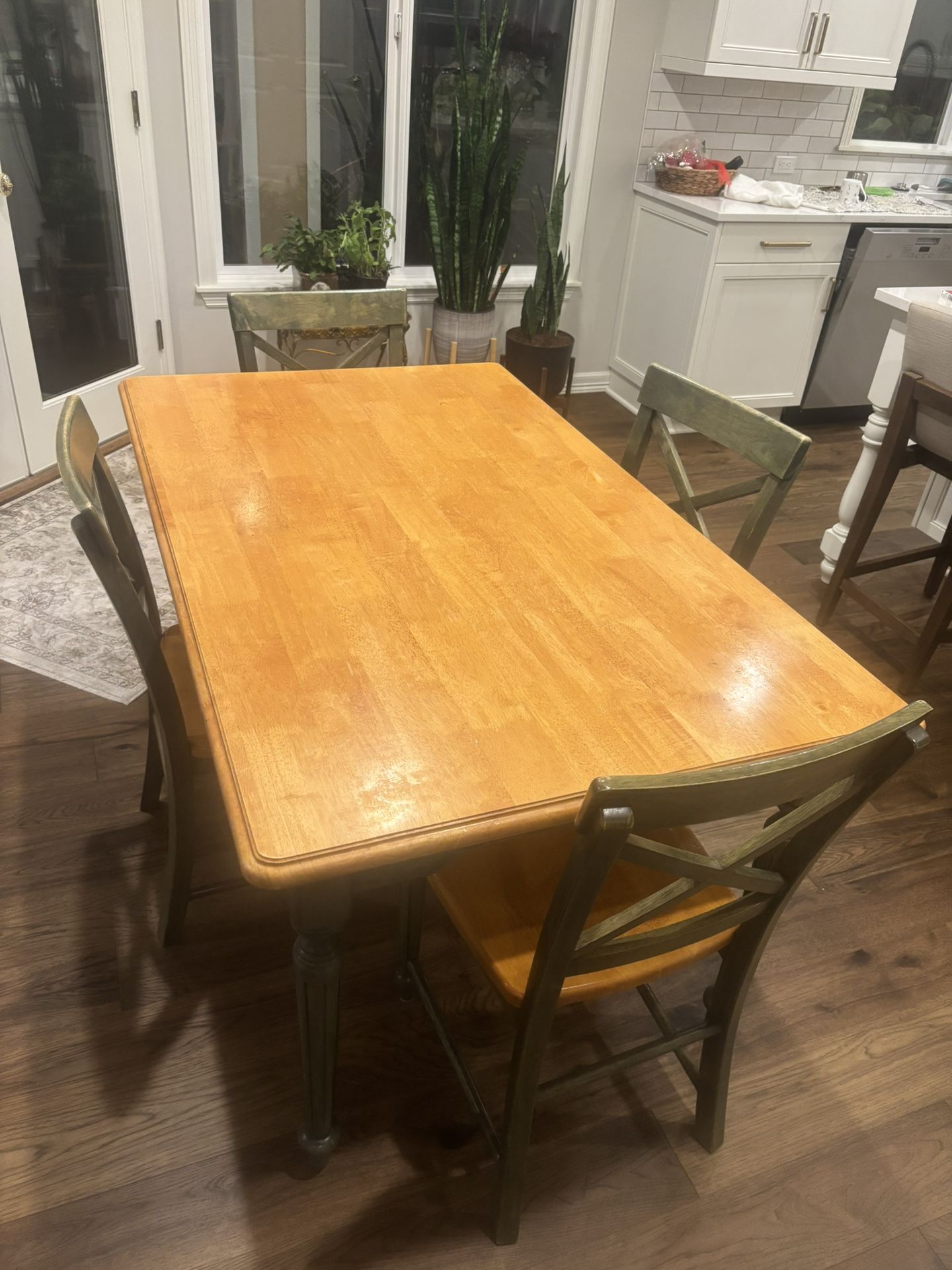 Casual Dining Table And Chairs