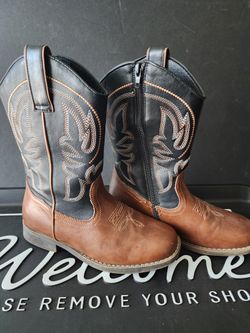 $20 Boys Boots Size 4 /cowboy Youth