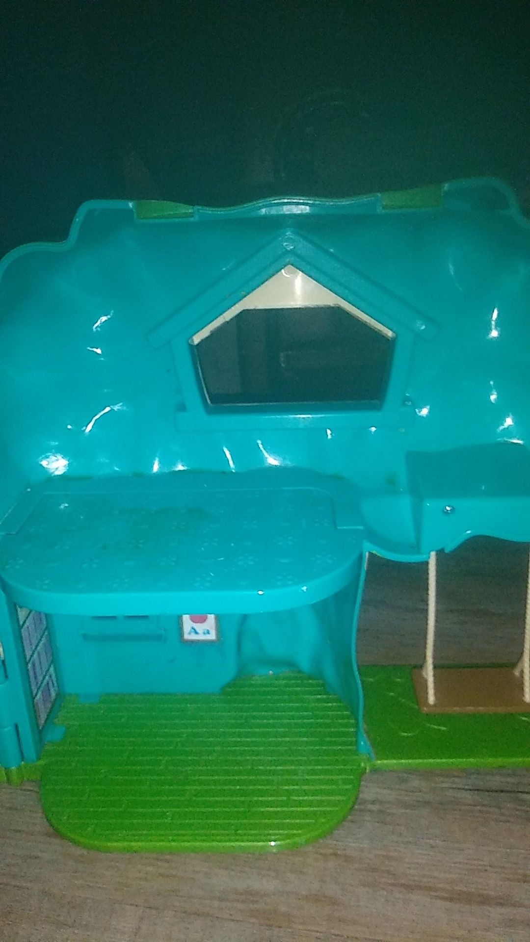 School lol house
