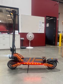 Dual-motor high-speed electric scooter
