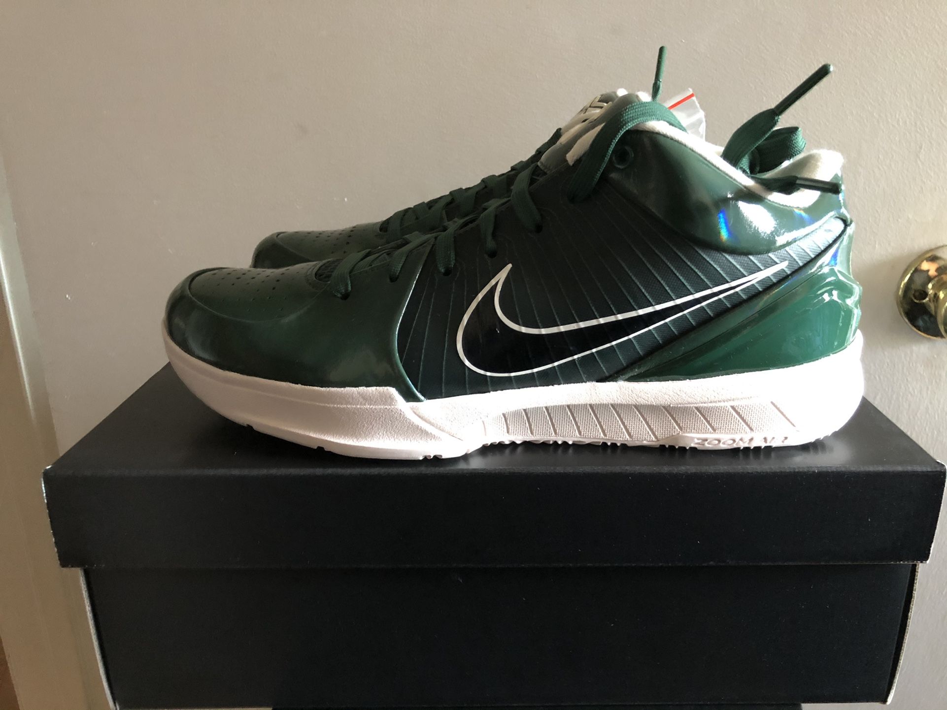 Nike Kobe Protro Undefeated Milwaukee Bucks Size Brand New