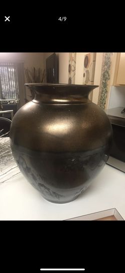 Decorative vase with flowers