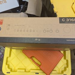 NAD C316BEE V2
Stereo integrated amplifier with built-in phono stage