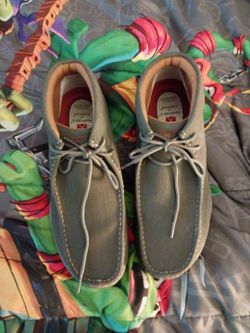 Twisted boots