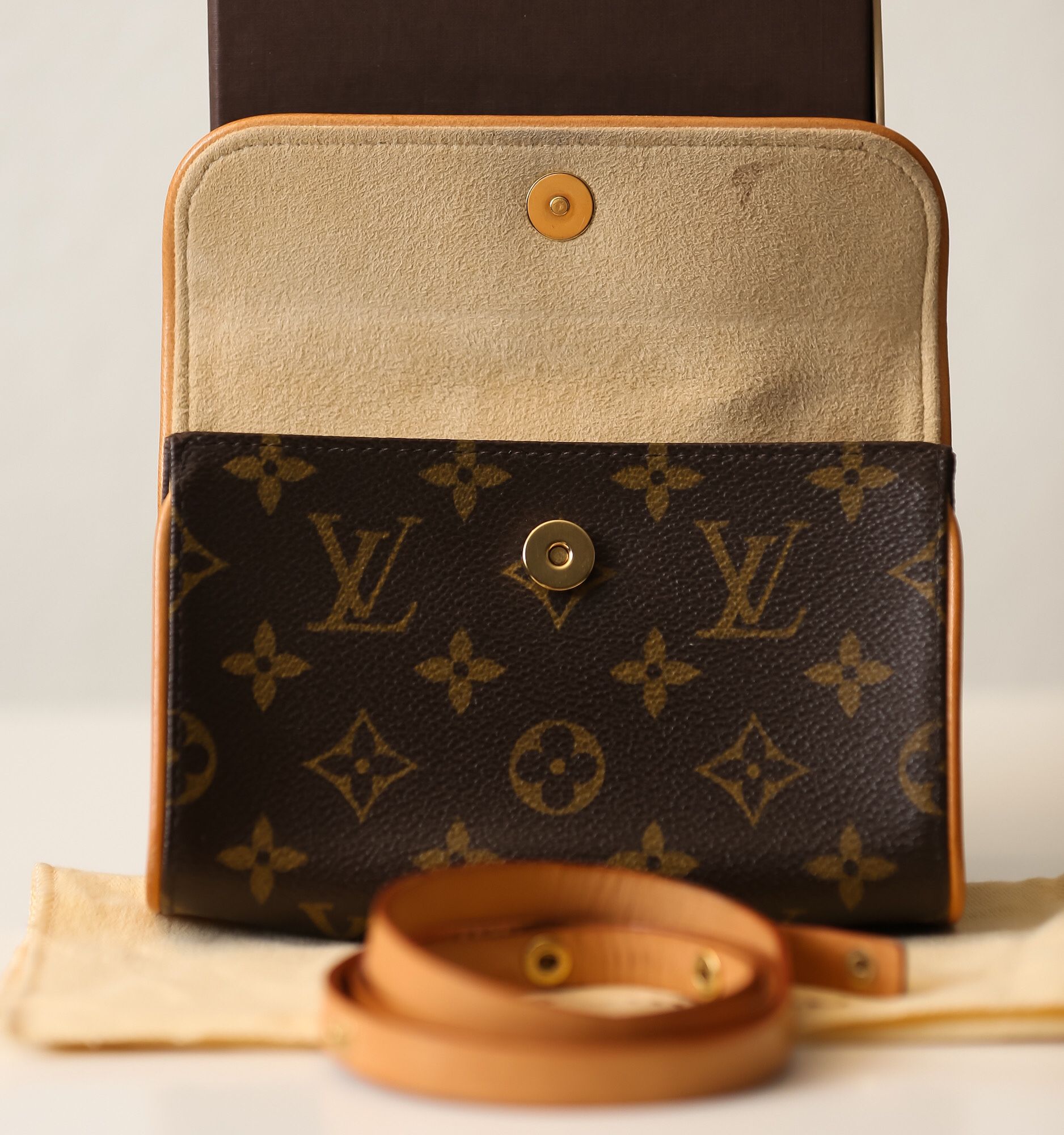 Louis Vuitton XS Pochette Florentine belt bag