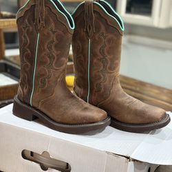 Women Size 8.5 Western Boots
