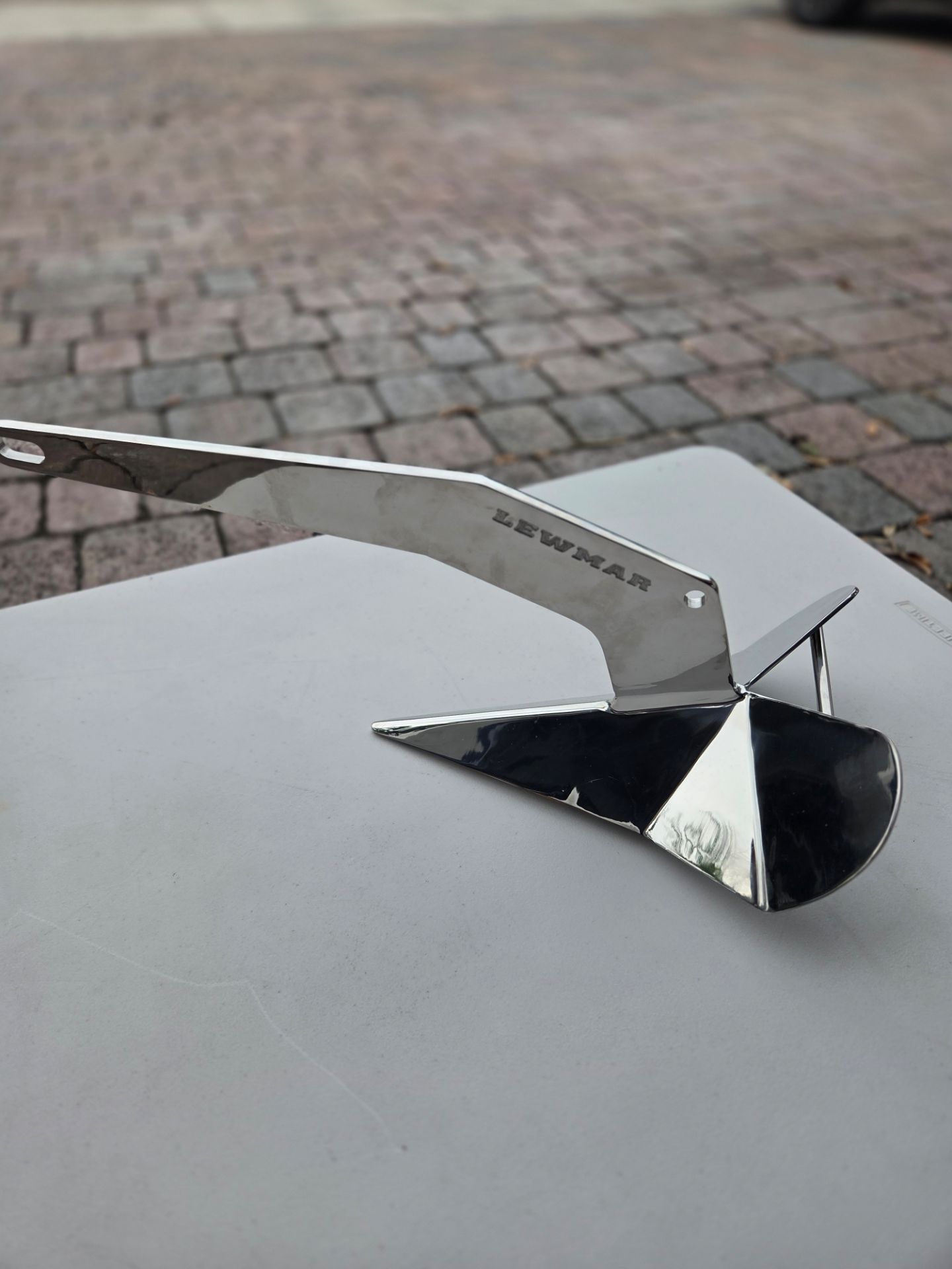 Lewmar SS 14lb Anchor main image 0