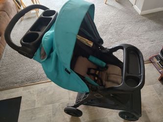 Collapsible baby stroller