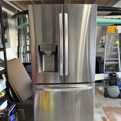 LG 26 cu. ft. Smart wi-fi Enabled French Door Refrigerator