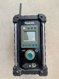MAKITA JOBSIDE AM/FM / Aux -PRO-HAVY DUTY PORTABLE 📻