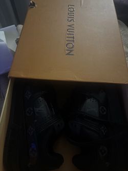 Lv trainers customs