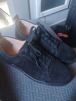 Christian louboutin suede shoes size 10