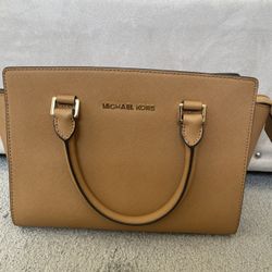 Michael Kors Handbag With Should Strap