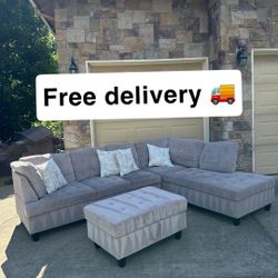 Sectional Sofa with Ottoman – Great Condition
