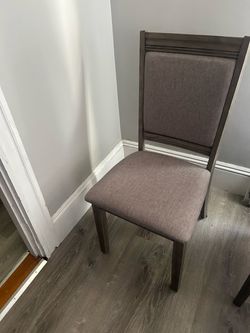 Dining room chairs will post as a set x4 chairs