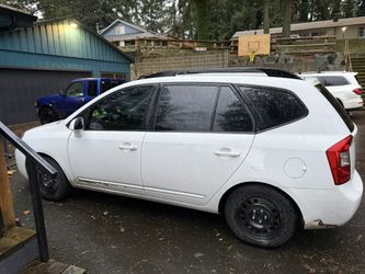 2009 KIA Rondo