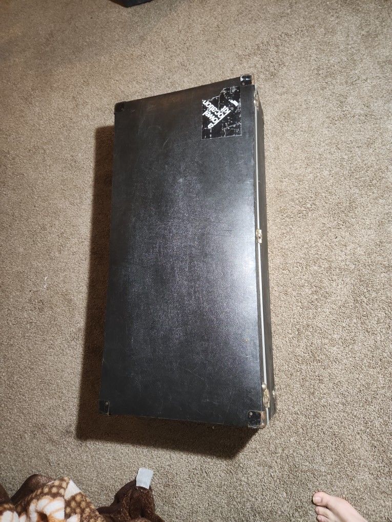 Pro Film Lighting Kit - Kobold K600
HMI x Lowel Lights
I


8 Working Lights
+ Case