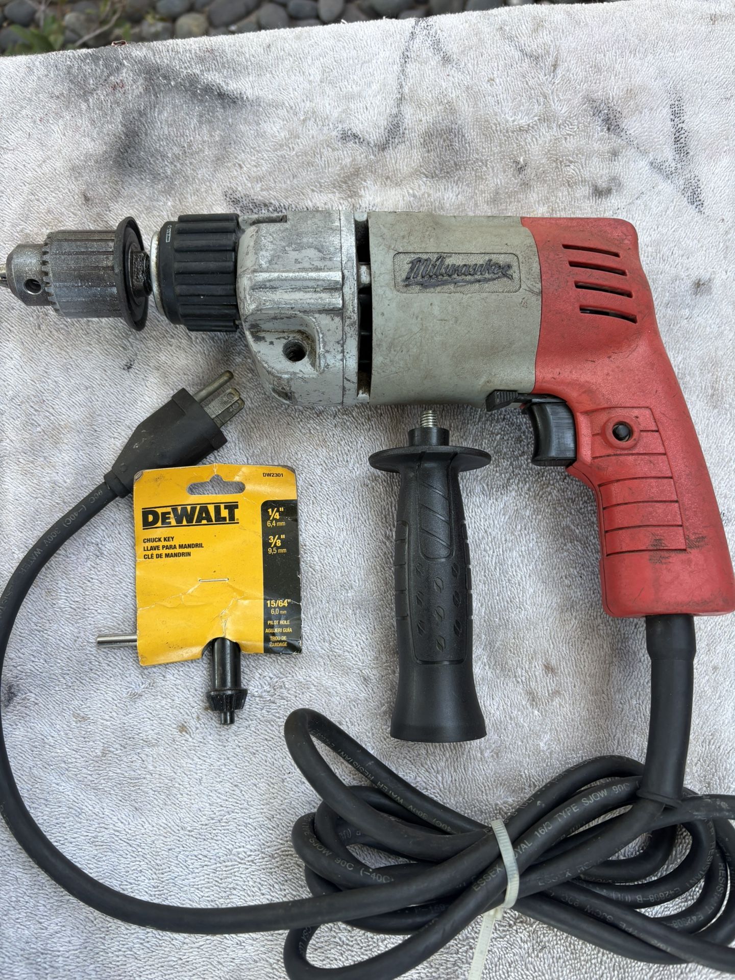  Milwaukee 3/8” Heavy Duty Hammer Drill -5392.-1–CLEAN-5A, Handle, Check Key, 9’ Cord